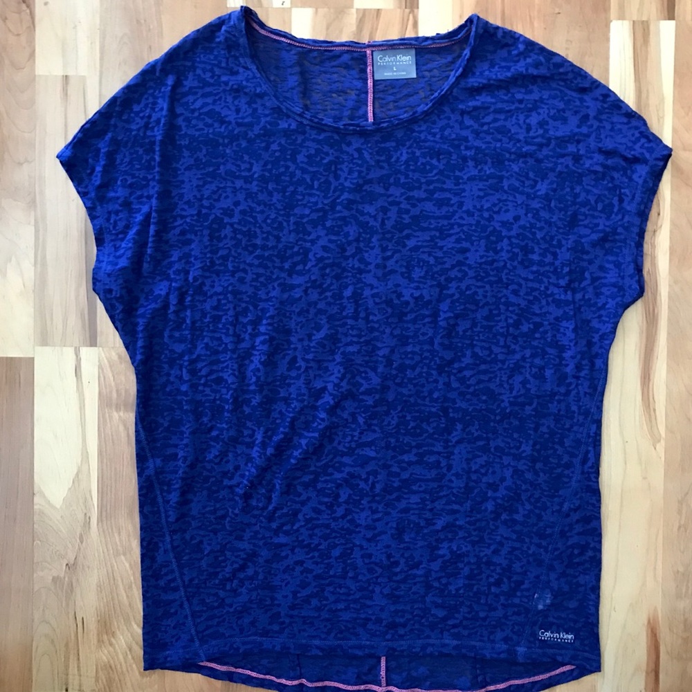 Calvin Klein Performance shirt- EUC - size L